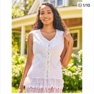 April Cornell White lace Victorian style top size XS in EUC